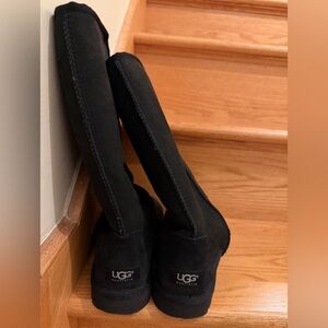 UGG Women's Classic Black Winter Boots